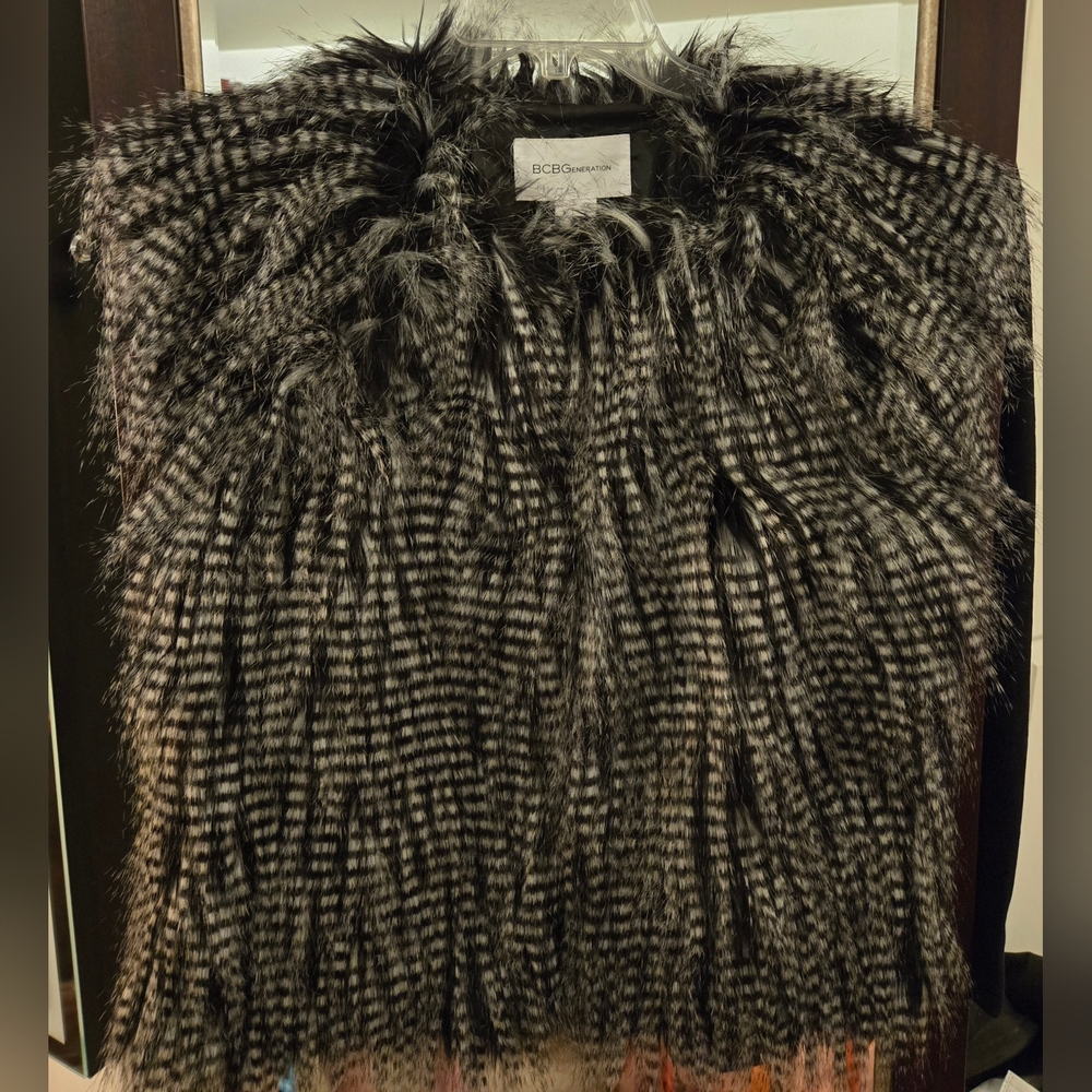 BCBGMaxAzria Black And White Specked Faux Fur Vest, NWOT, M/L